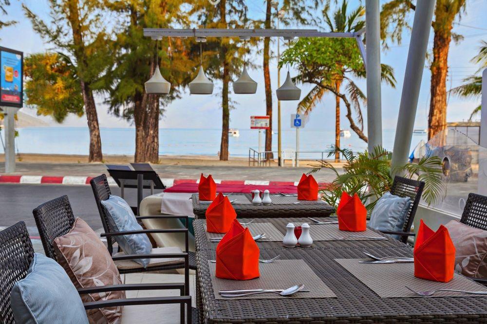 The Royal Palm Beach Front Patong Ngoại thất bức ảnh