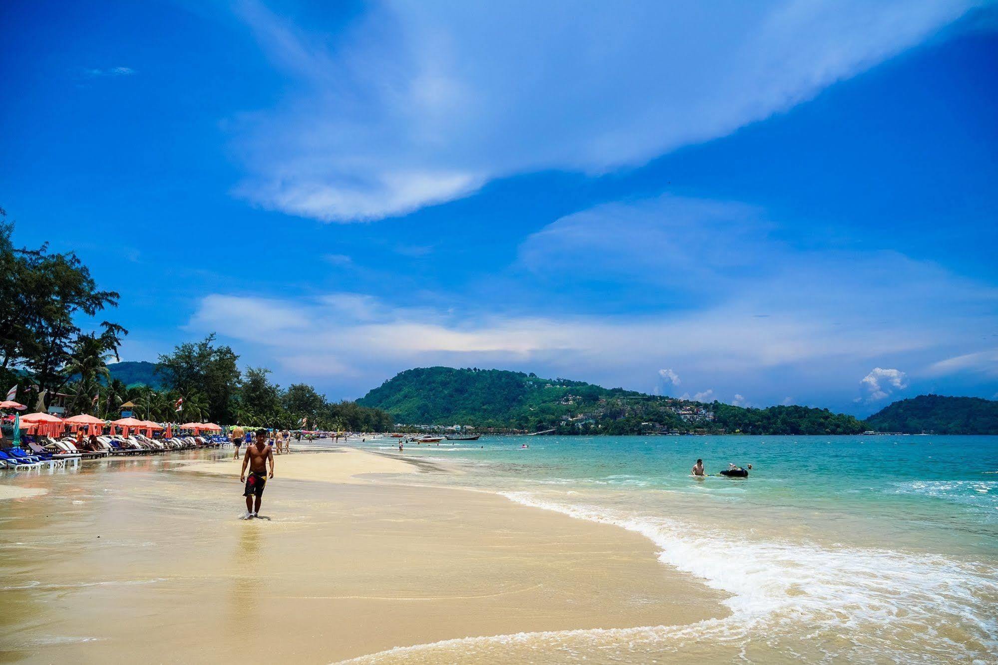 The Royal Palm Beach Front Patong Ngoại thất bức ảnh