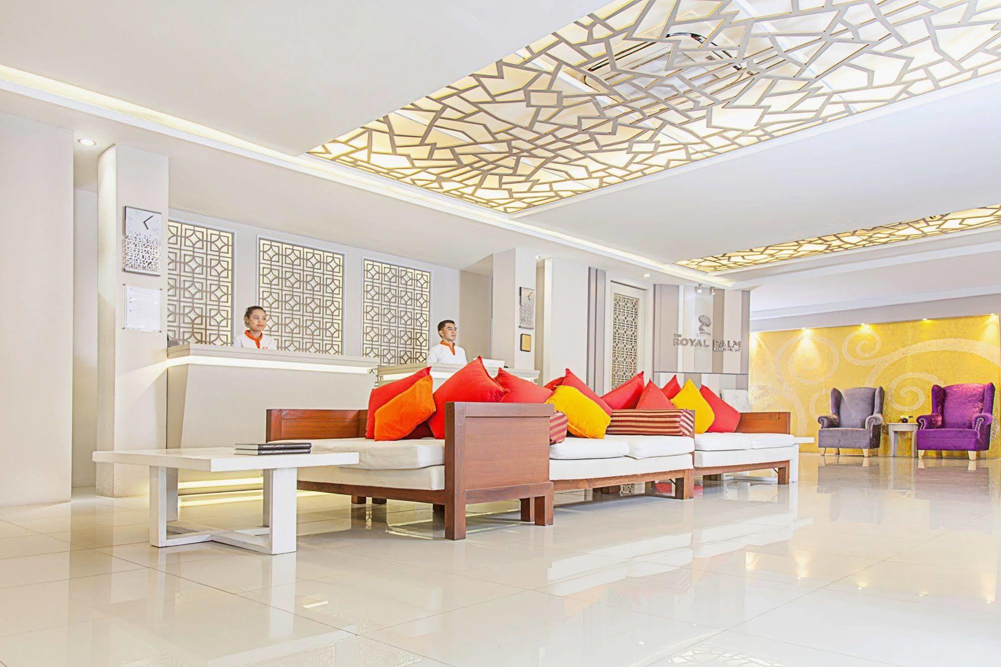 The Royal Palm Beach Front Patong Ngoại thất bức ảnh
