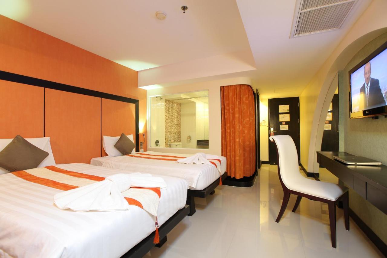 The Royal Palm Beach Front Patong Ngoại thất bức ảnh