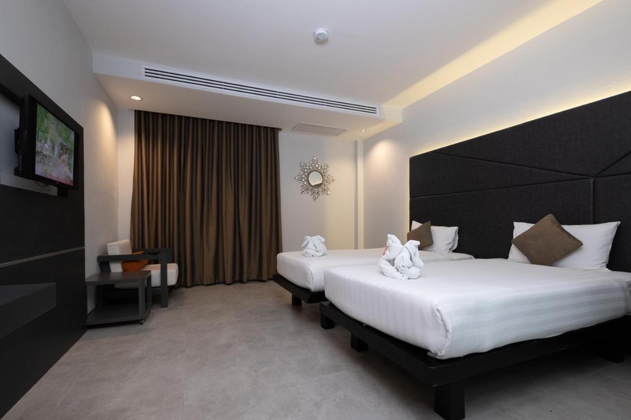 The Royal Palm Beach Front Patong Ngoại thất bức ảnh