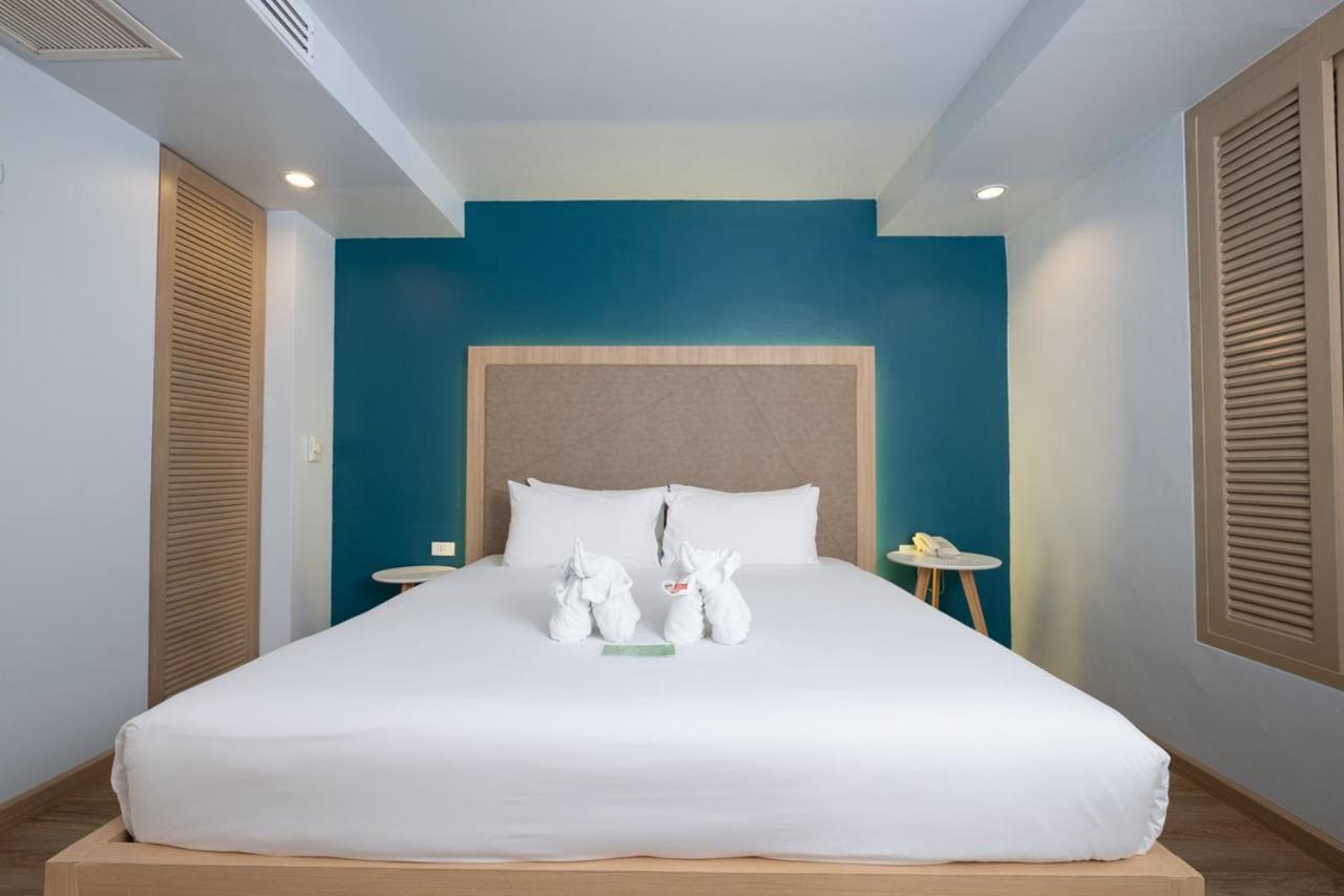 The Royal Palm Beach Front Patong Ngoại thất bức ảnh