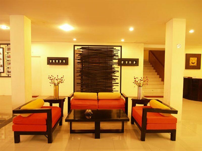 The Royal Palm Beach Front Patong Ngoại thất bức ảnh