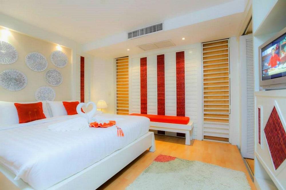The Royal Palm Beach Front Patong Ngoại thất bức ảnh